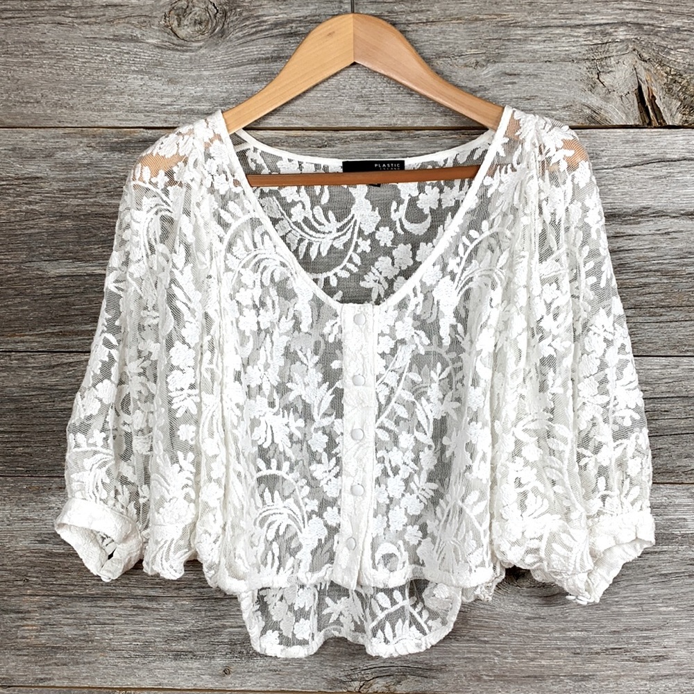 Plastic Island lace